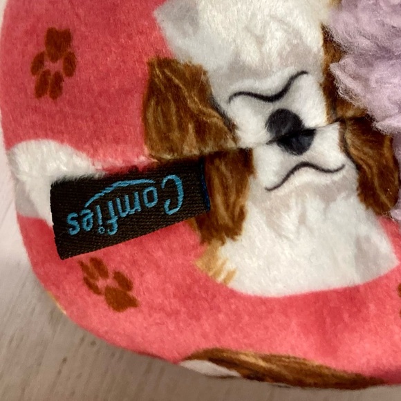 Comfies Slippers fit sizes 5-11 NEW; Cavalier King Charles spaniel - Picture 5 of 7